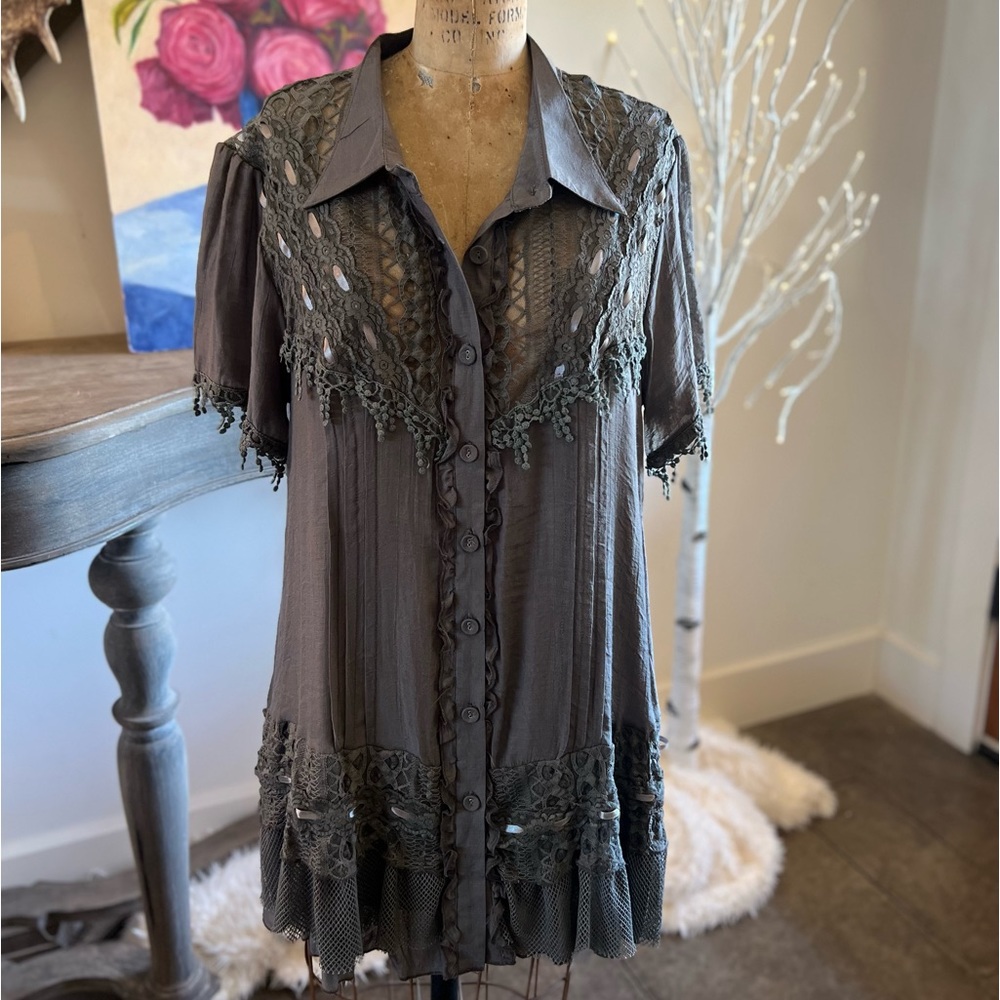 Elegant Gray Lace Tunic Top